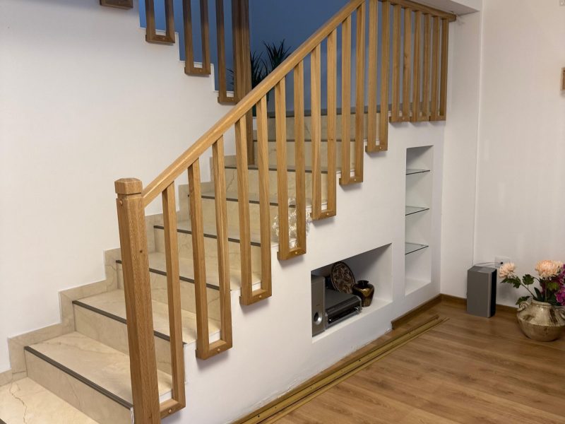 Scari din lemn masiv la comanda (1)