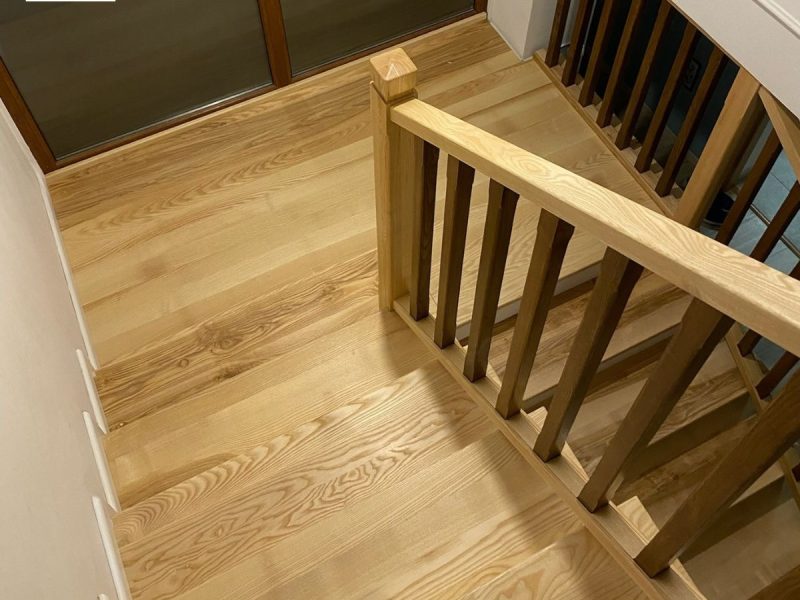 Scari din lemn masiv la comanda (2)