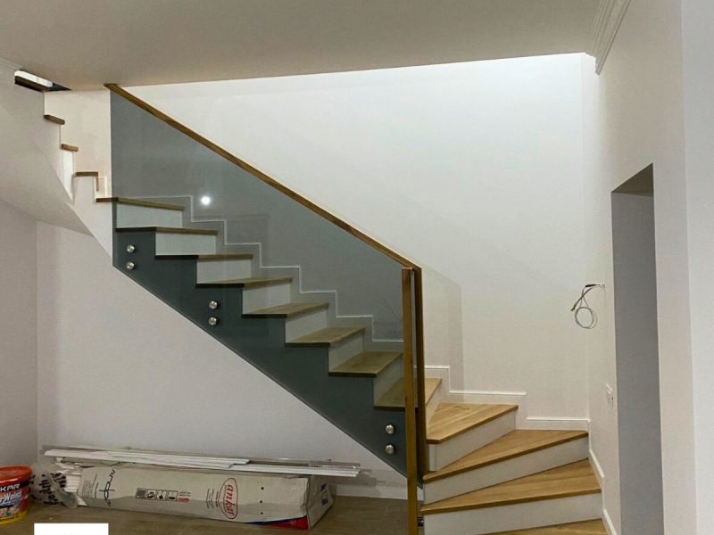 Scari din lemn masiv la comanda (3)