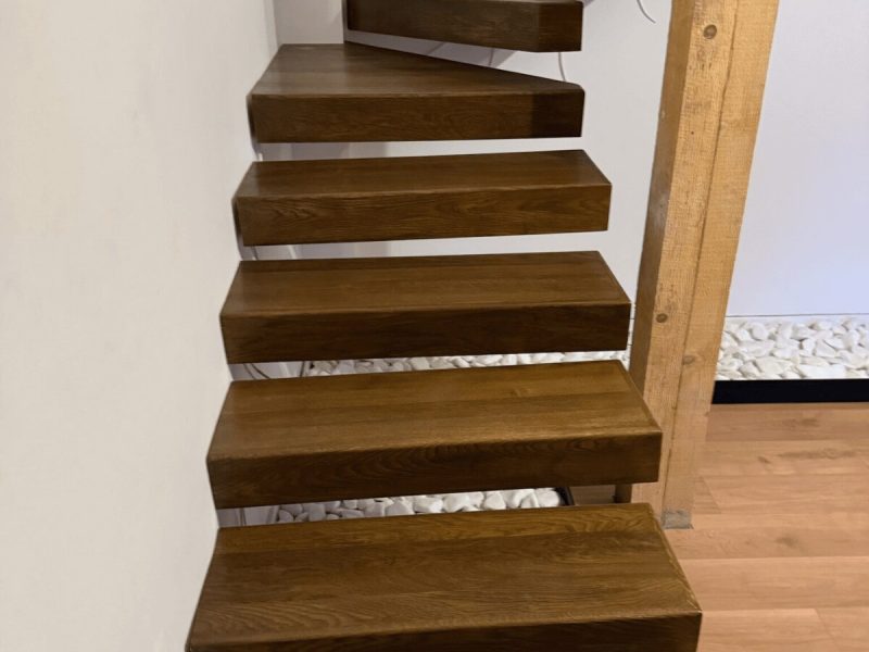 Scari din lemn masiv la comanda (6)